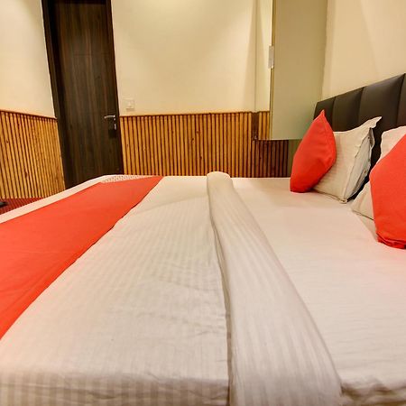 Hotel O Shri Sai Dillí Exteriér fotografie