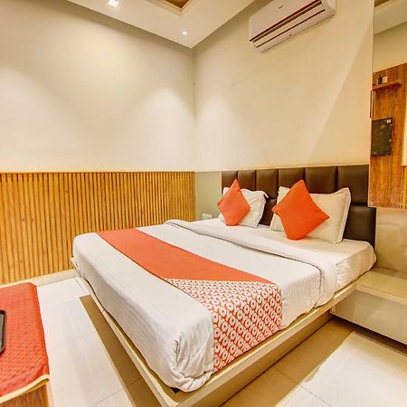 Hotel O Shri Sai Dillí Exteriér fotografie